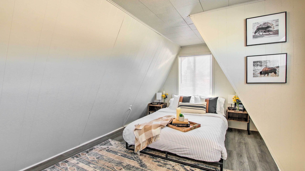 Photo of Bedroom in Evanston