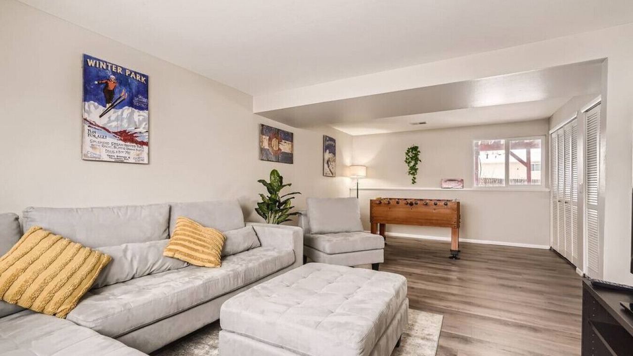 Photo of Livingroom in Walnut Grove