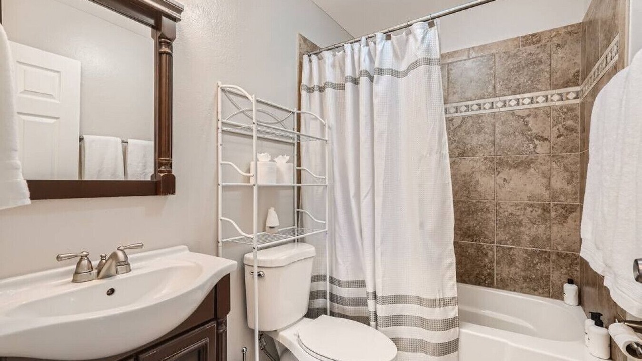 Photo of Bathroom in Walnut Grove