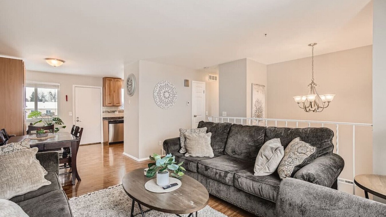 Photo of Livingroom in Walnut Grove