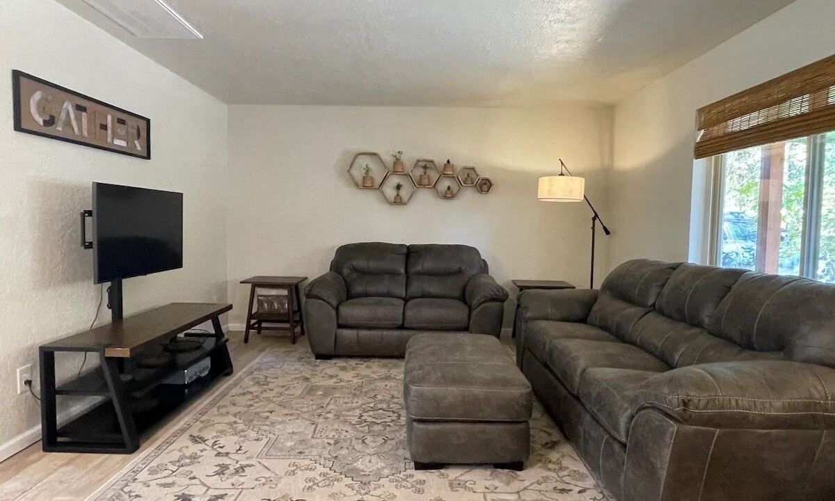 Photo of Livingroom in Edmond