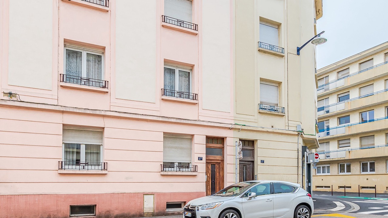 Photo of Others in Sablon