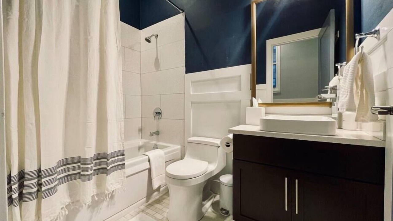 Photo of Bathroom in West Loop