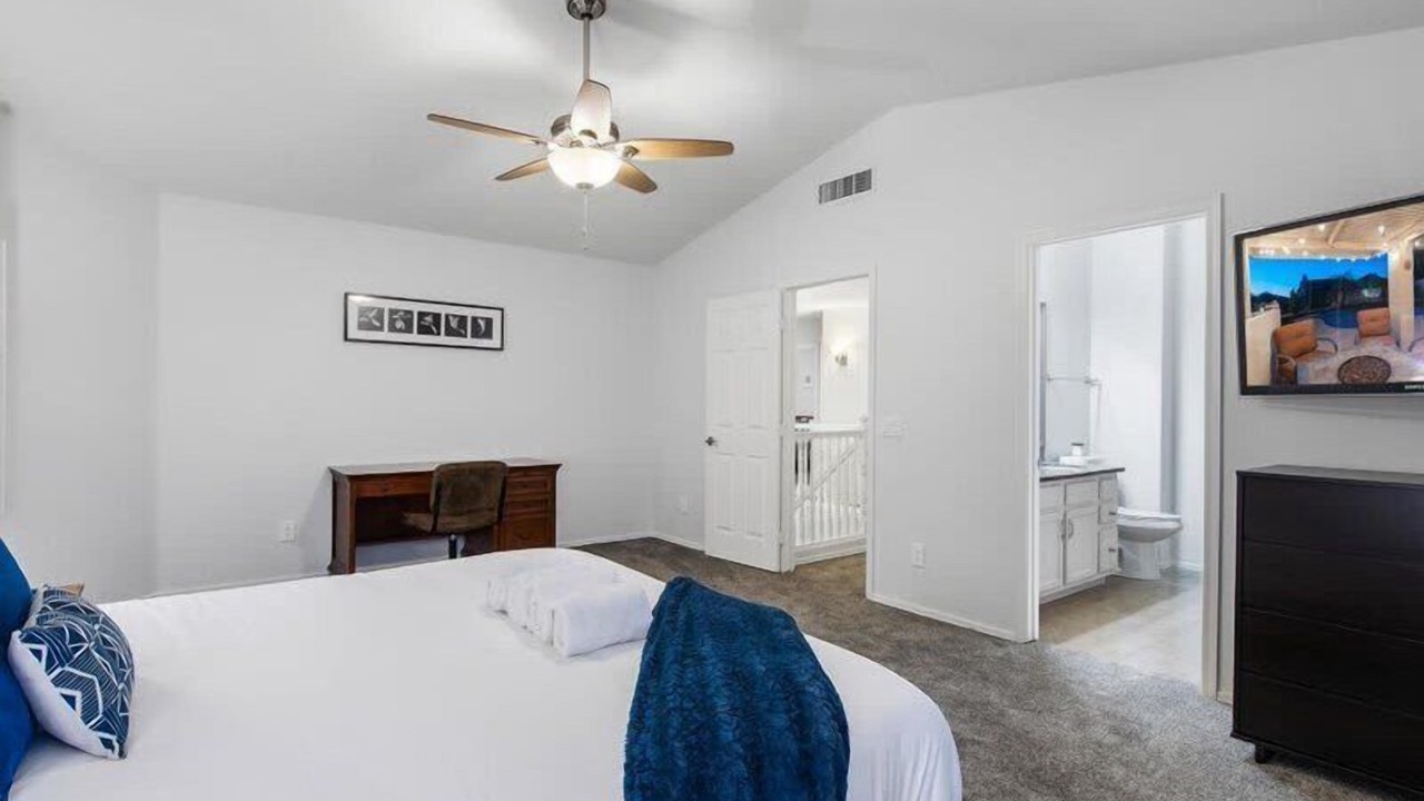 Photo of Bathroom in Red Mountain Ranch