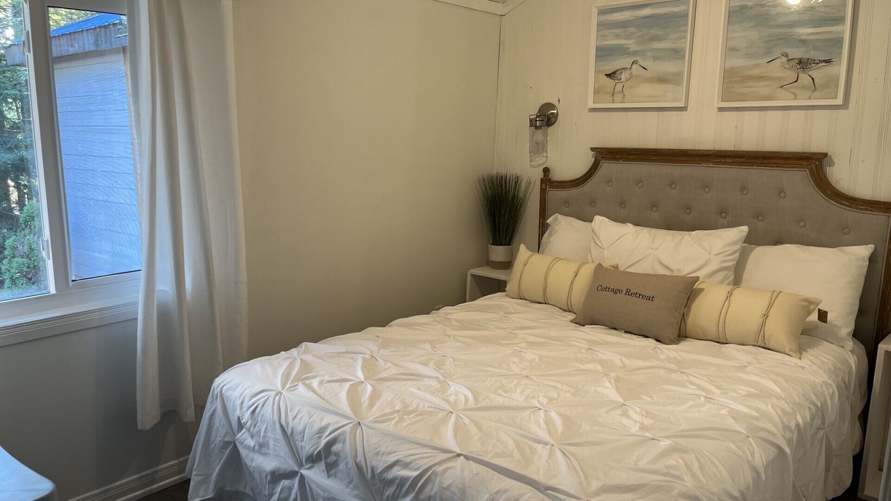 Photo of Bedroom in Sauble Beach