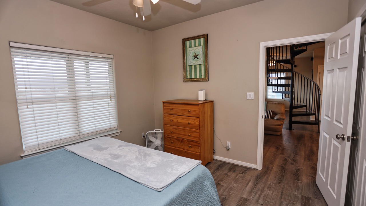 Photo of Bedroom in Terramar Beach