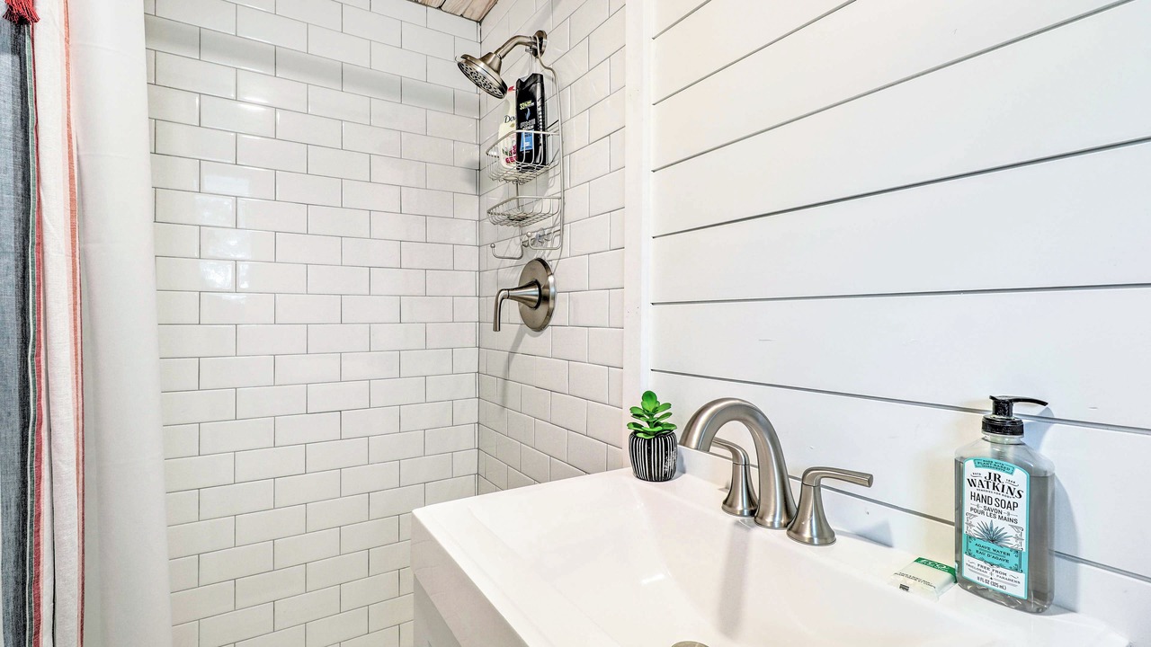 Photo of Bathroom in Lakehurst