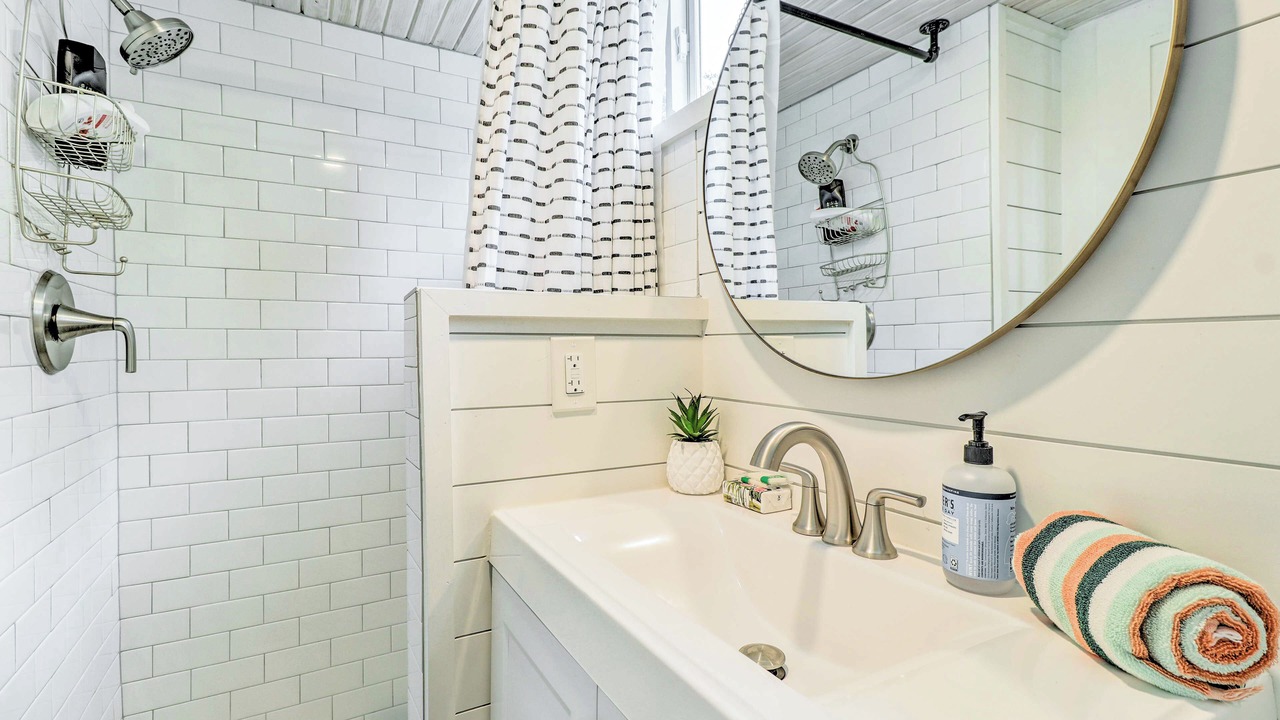 Photo of Bathroom in Lakehurst