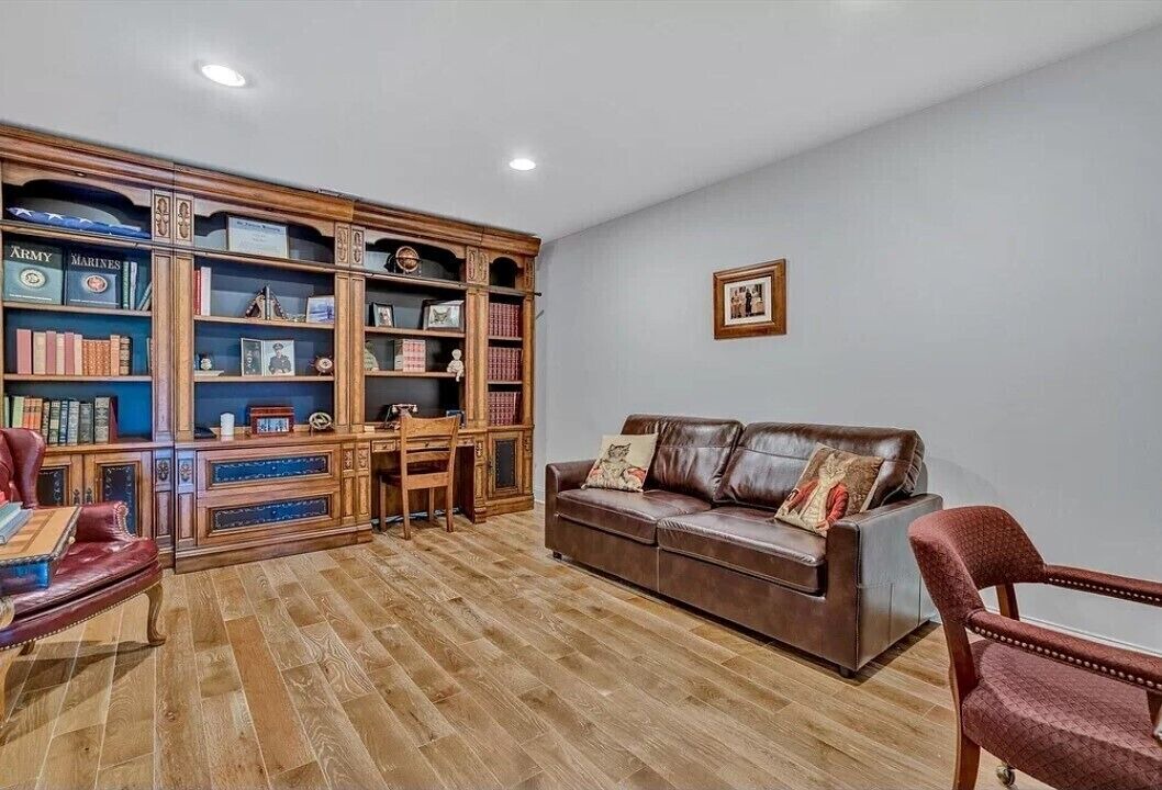 Photo of Livingroom in Westlake Corner
