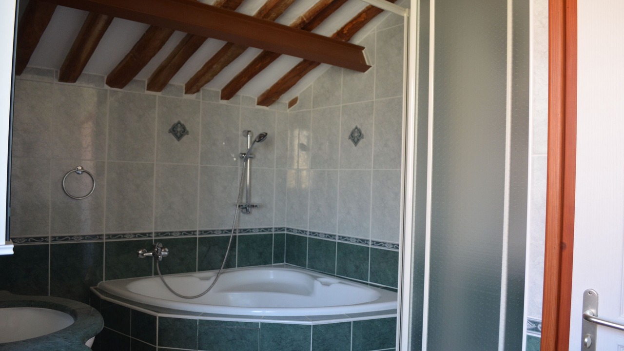 Photo of Bathroom in Laroque-des-Alberes
