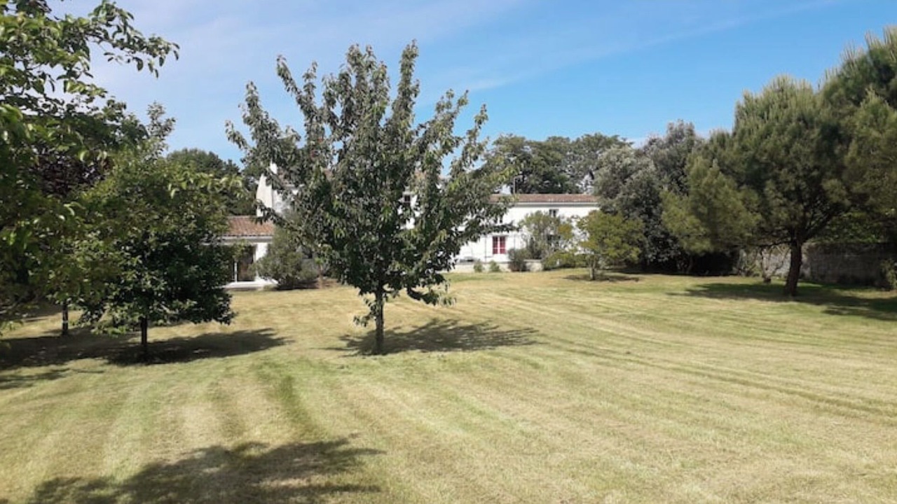 Photo of Outdoor in Saint-Romain-de-Benet
