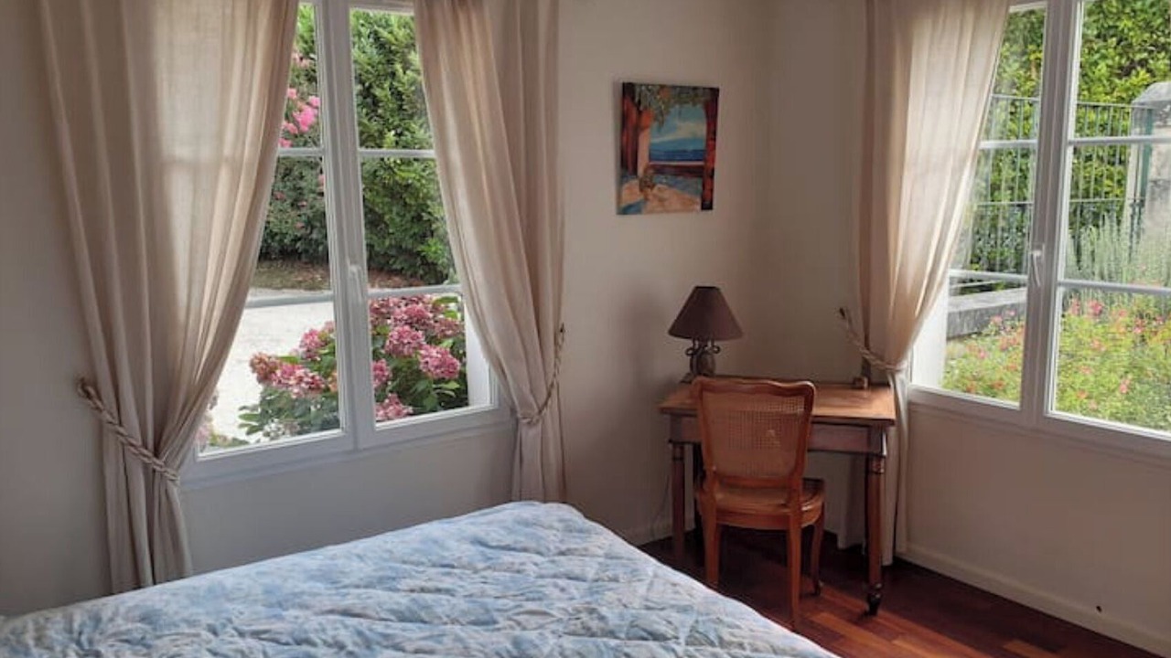Photo of Bedroom in Saint-Romain-de-Benet
