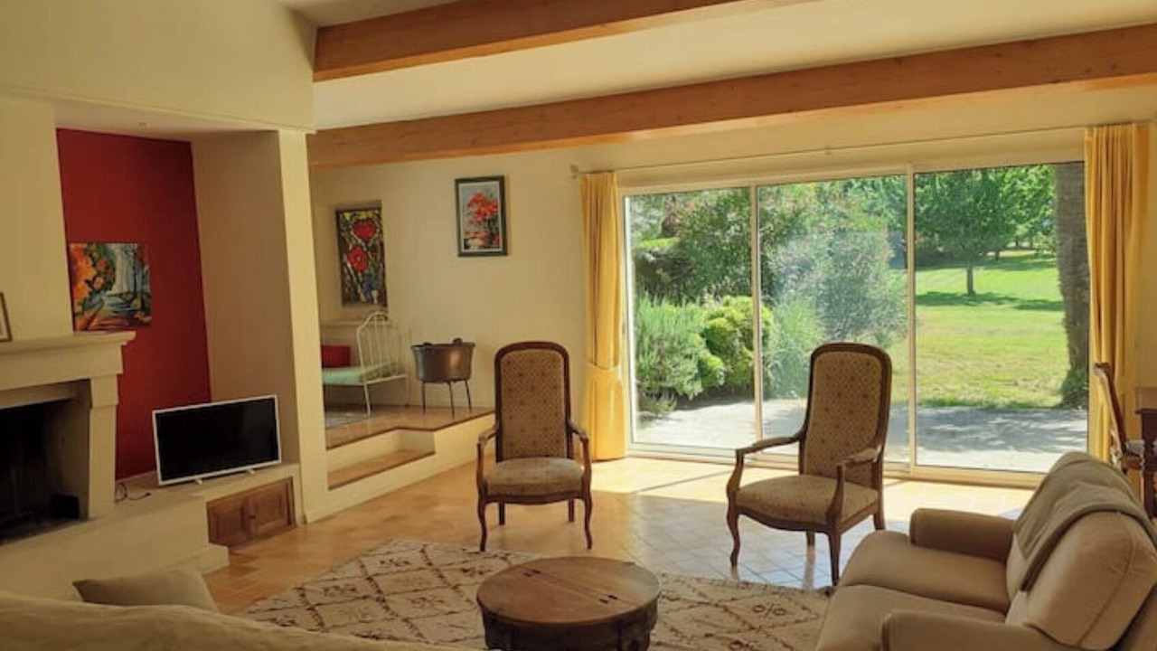 Photo of Livingroom in Saint-Romain-de-Benet