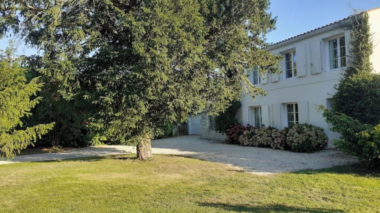 Photo of Outdoor in Saint-Romain-de-Benet