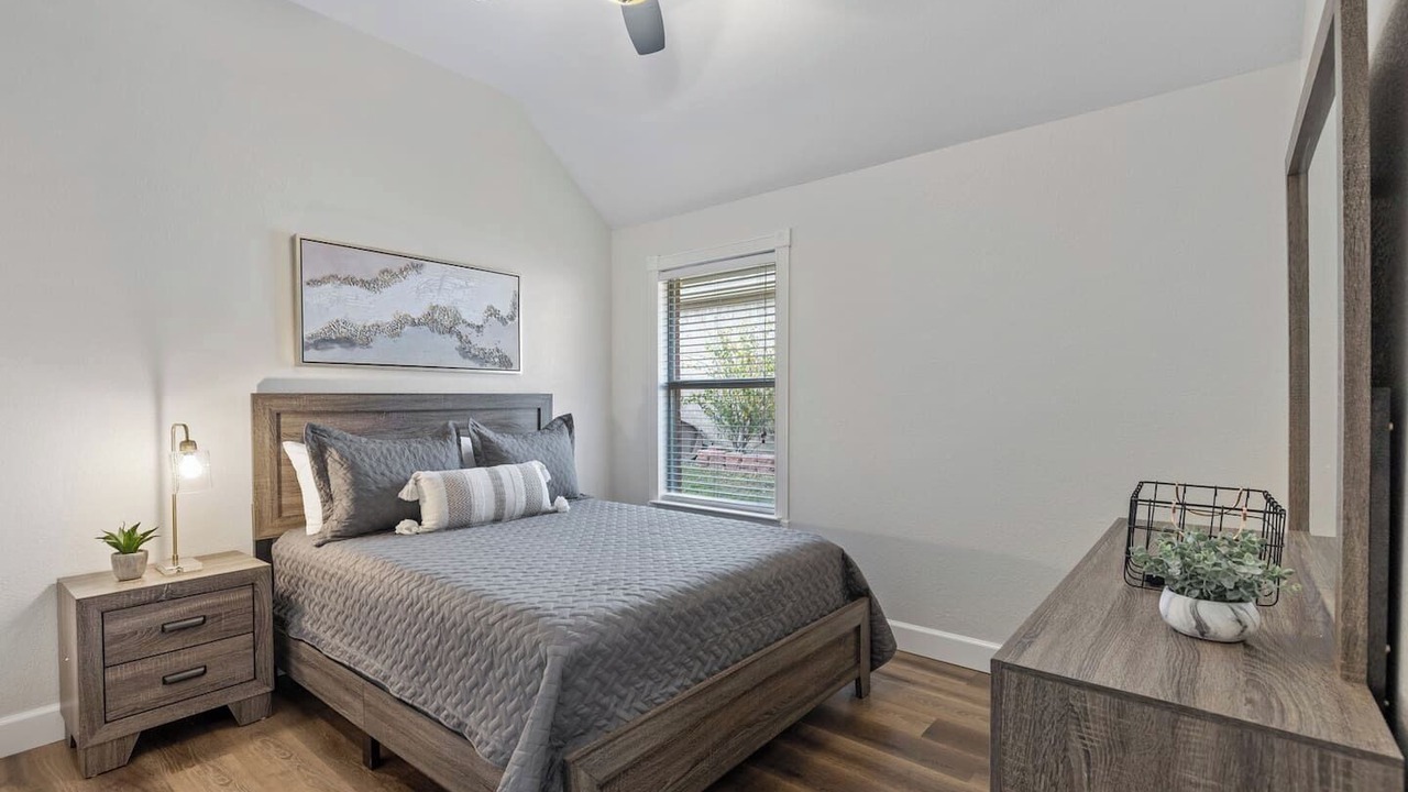 Photo of Bedroom in Lewisville