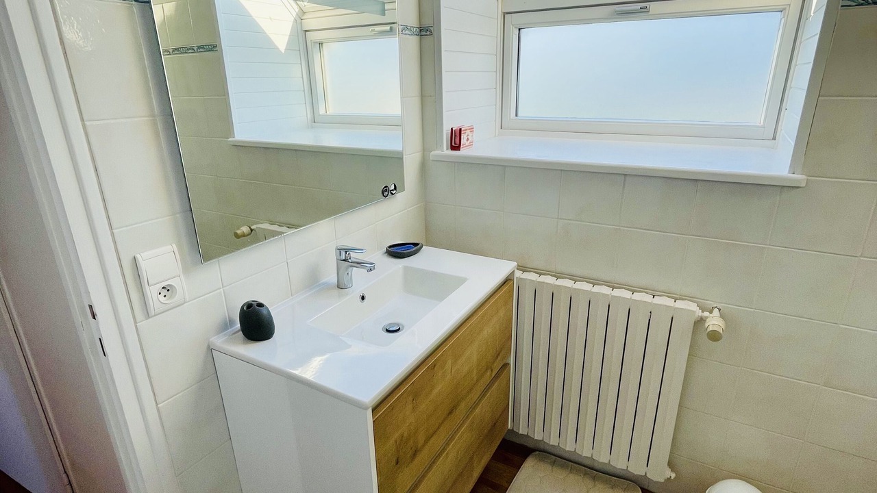 Photo of Bathroom in Loctudy