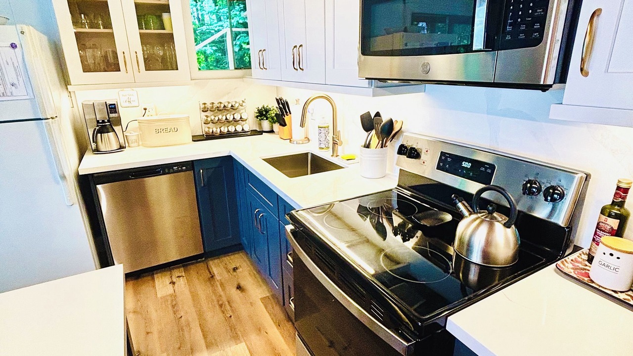 Photo of Kitchen in Lake of Bays