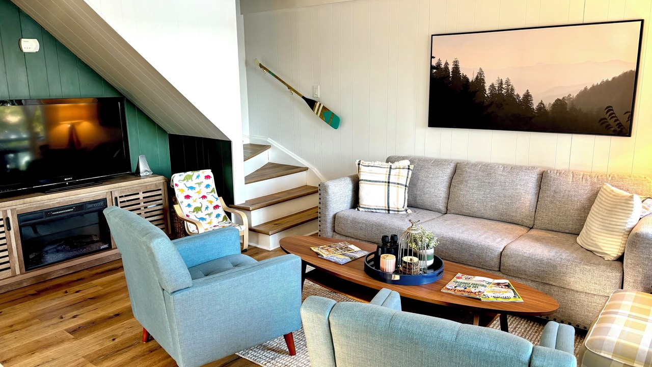Photo of Livingroom in Lake of Bays