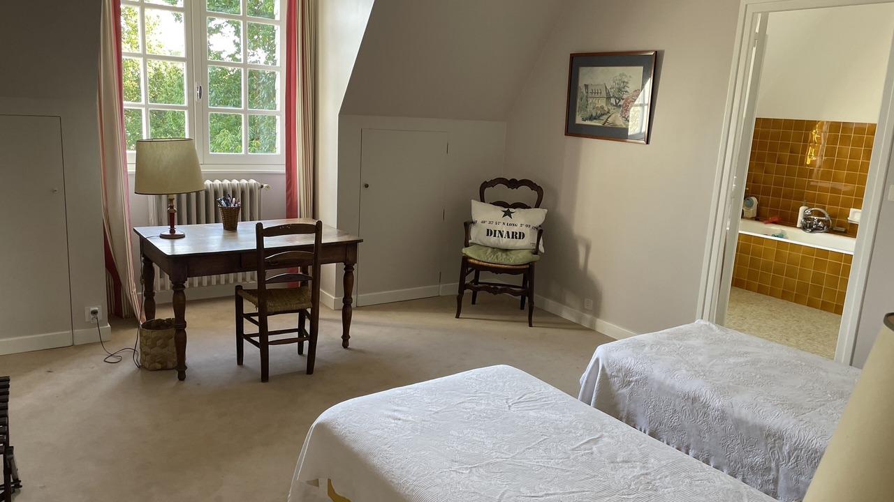 Photo of Bedroom in Le Minihic-sur-Rance
