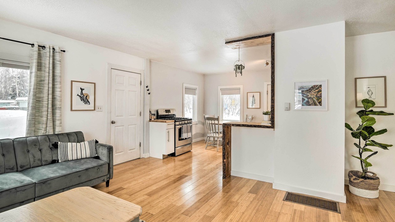 Photo of Livingroom in Spenard