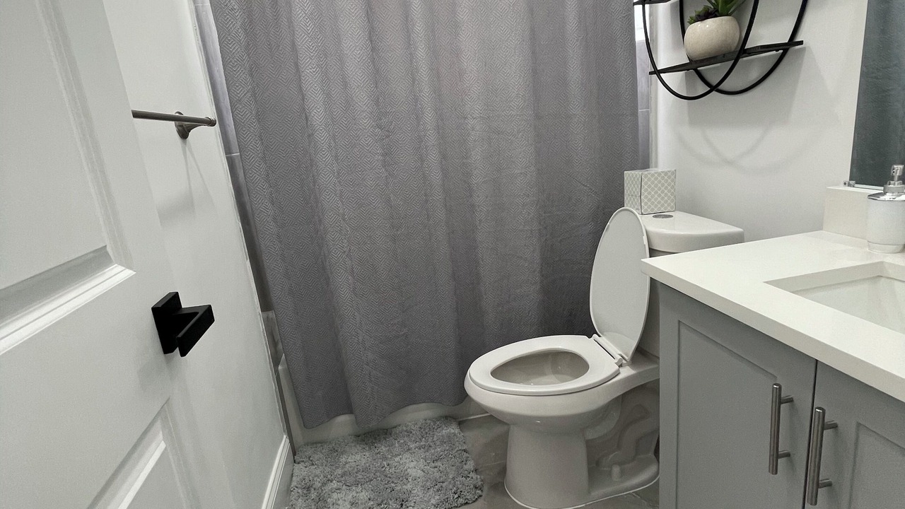 Photo of Bathroom in Sunrise