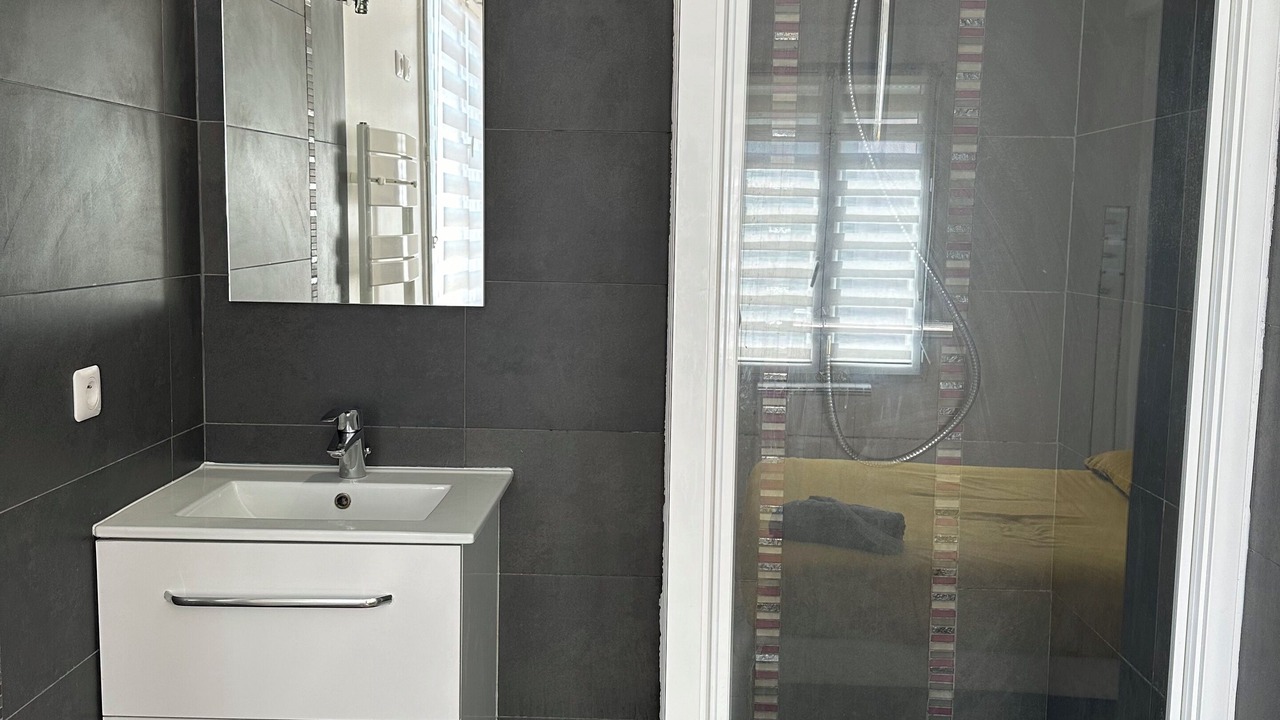 Photo of Bathroom in Savigny-sur-Orge