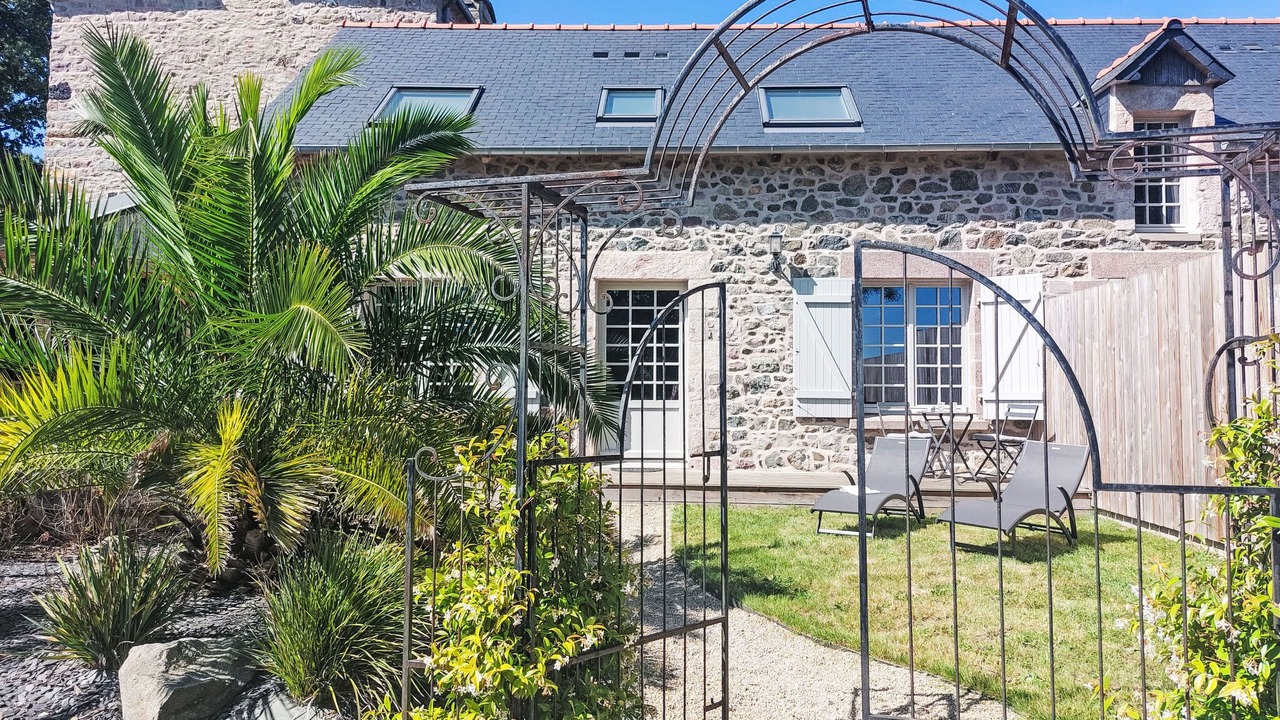 Photo of Others in Frehel