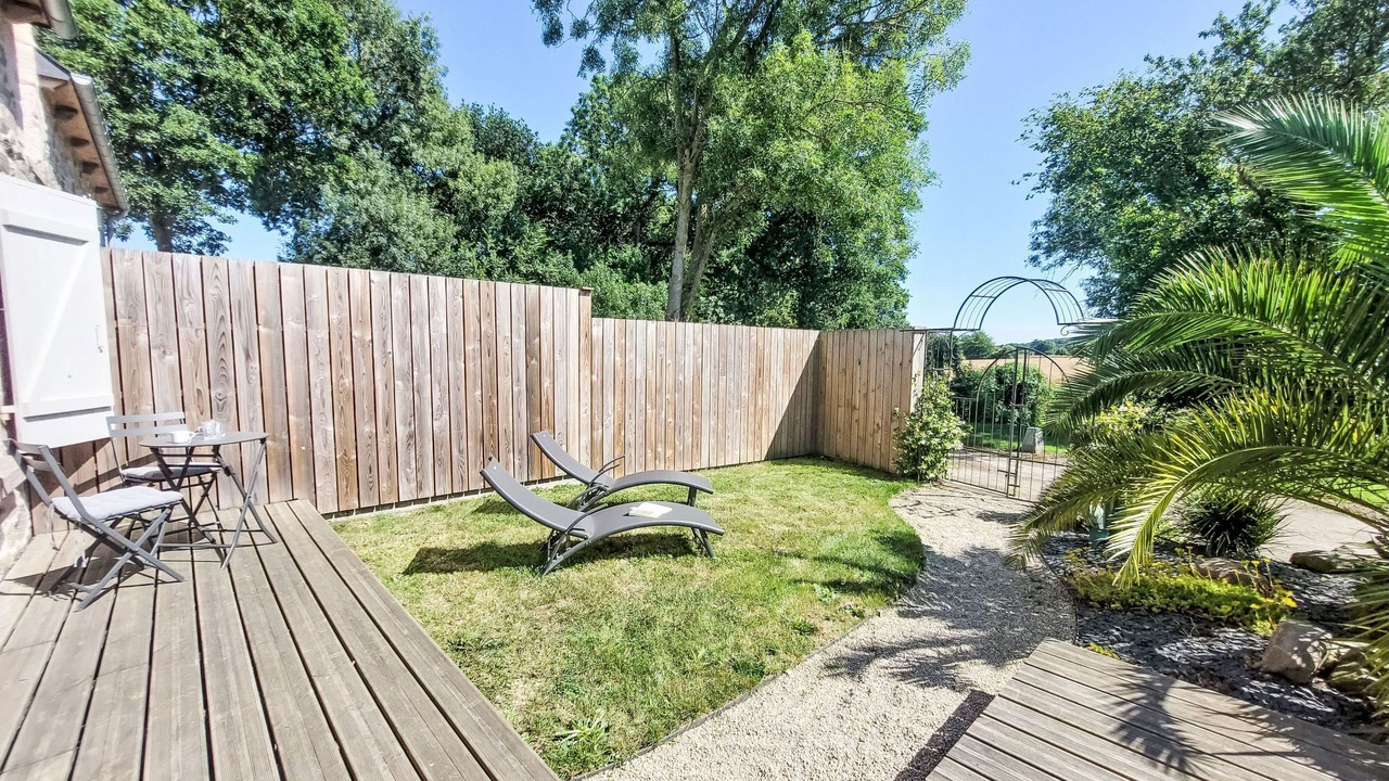 Photo of Others in Frehel