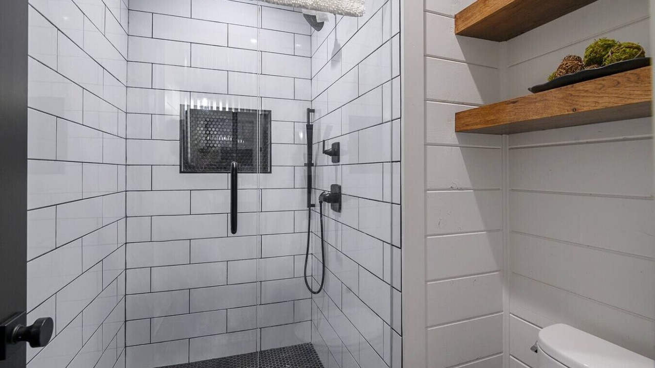 Photo of Bathroom in Broken Bow