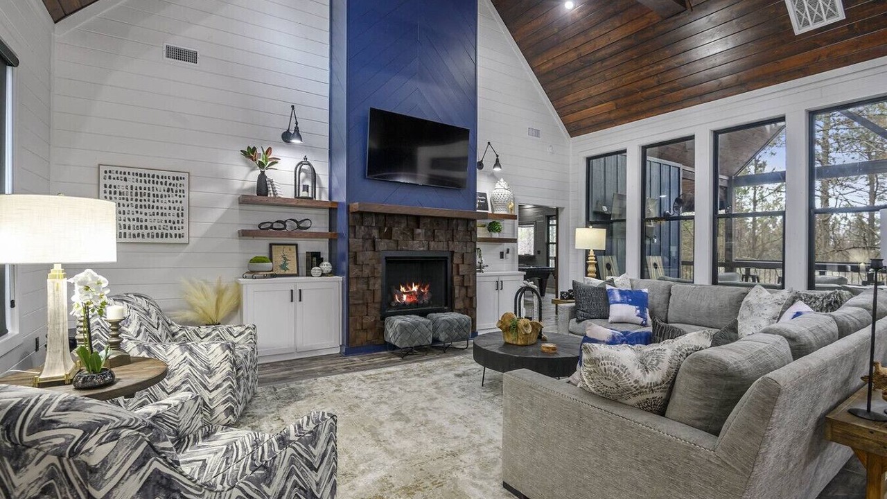 Photo of Livingroom in Broken Bow