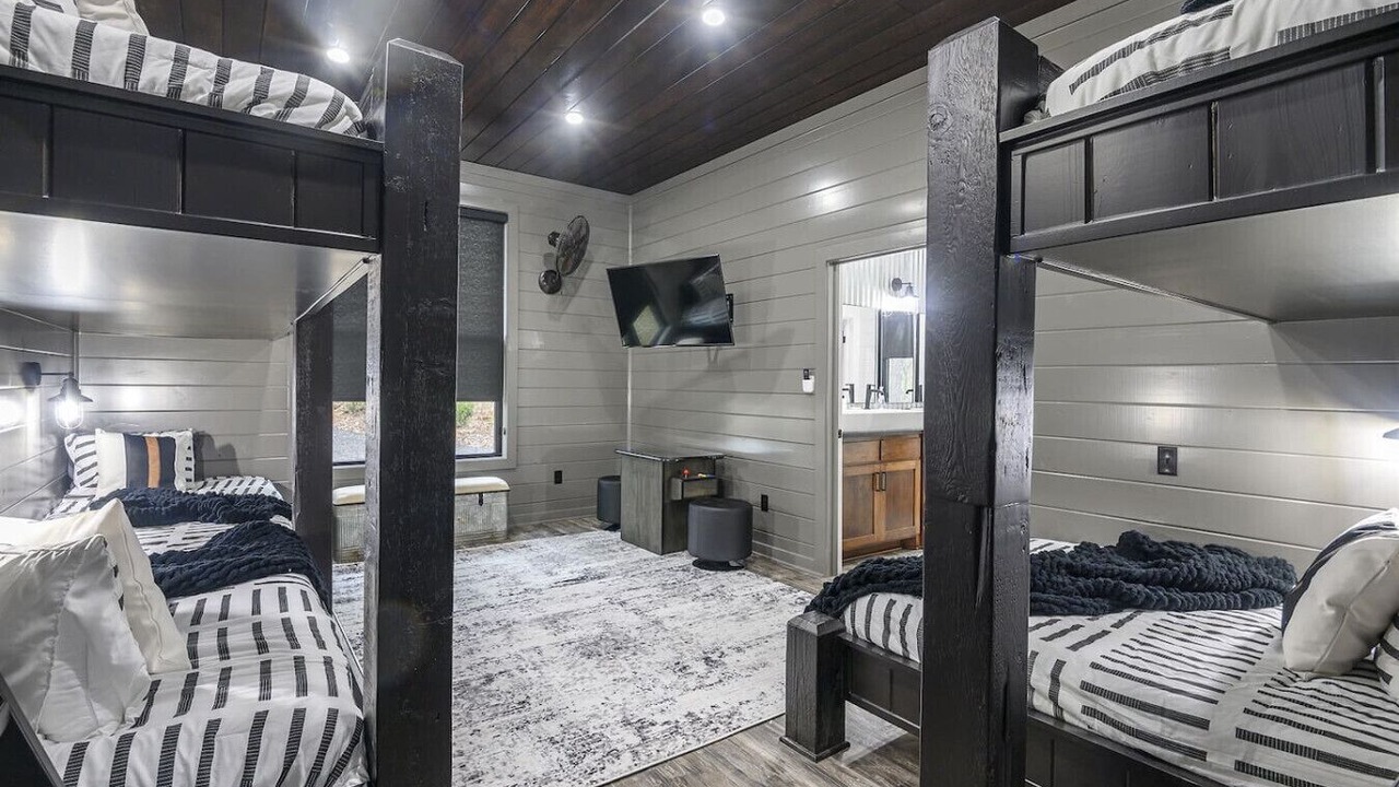 Photo of Bedroom in Broken Bow