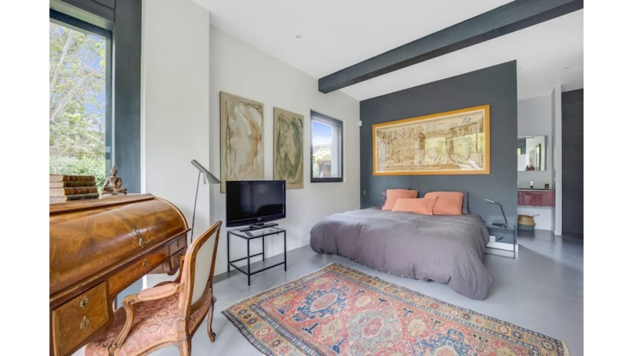 Photo of Bedroom in Vaucresson