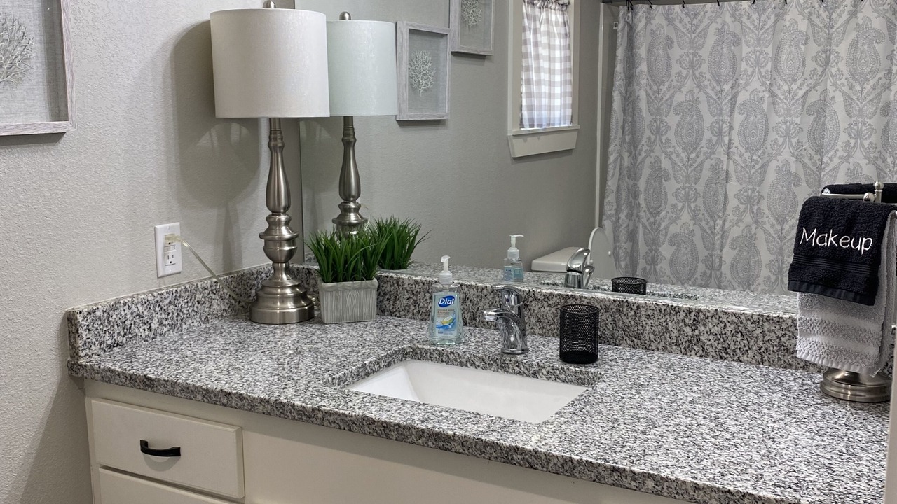 Photo of Bathroom in Zavalla