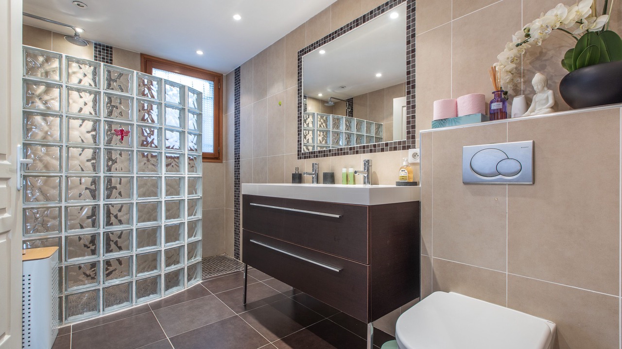 Photo of Bathroom in Mouans-Sartoux