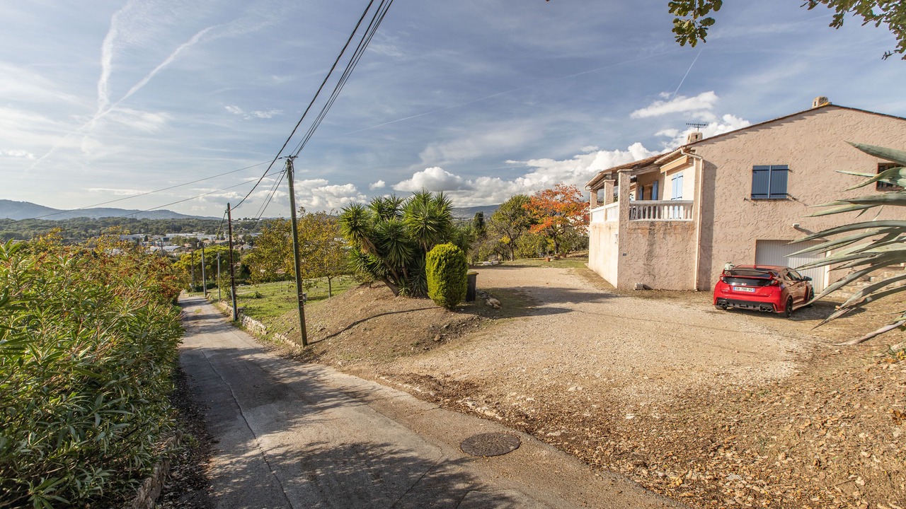 Photo of Others in Mouans-Sartoux