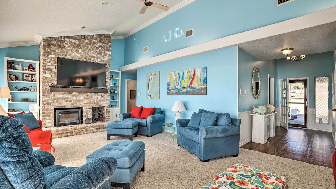 Photo of Livingroom in West Livingston
