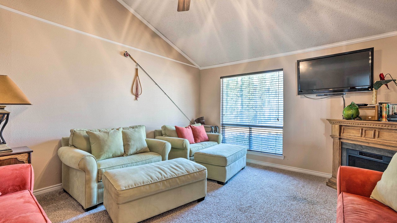Photo of Livingroom in West Livingston