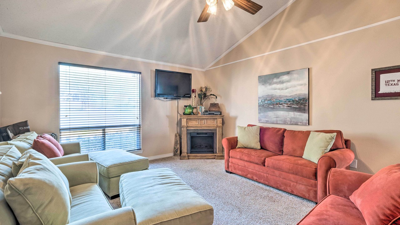Photo of Livingroom in West Livingston