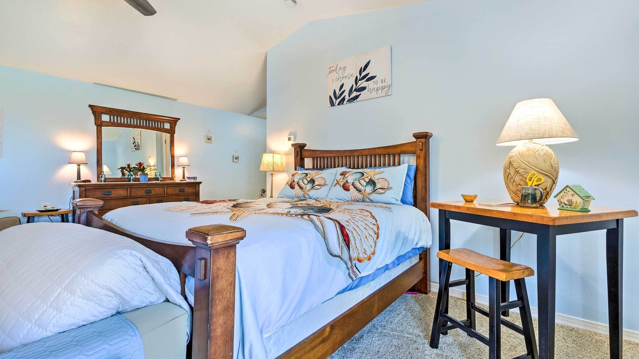 Photo of Bedroom in Theodore