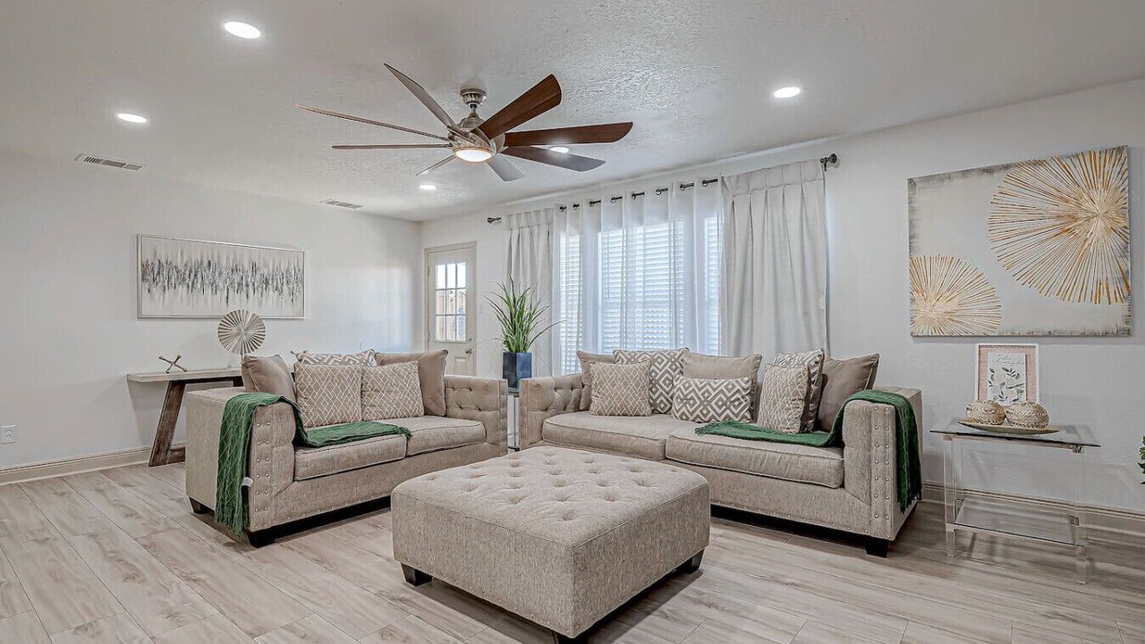 Photo of Livingroom in Humble