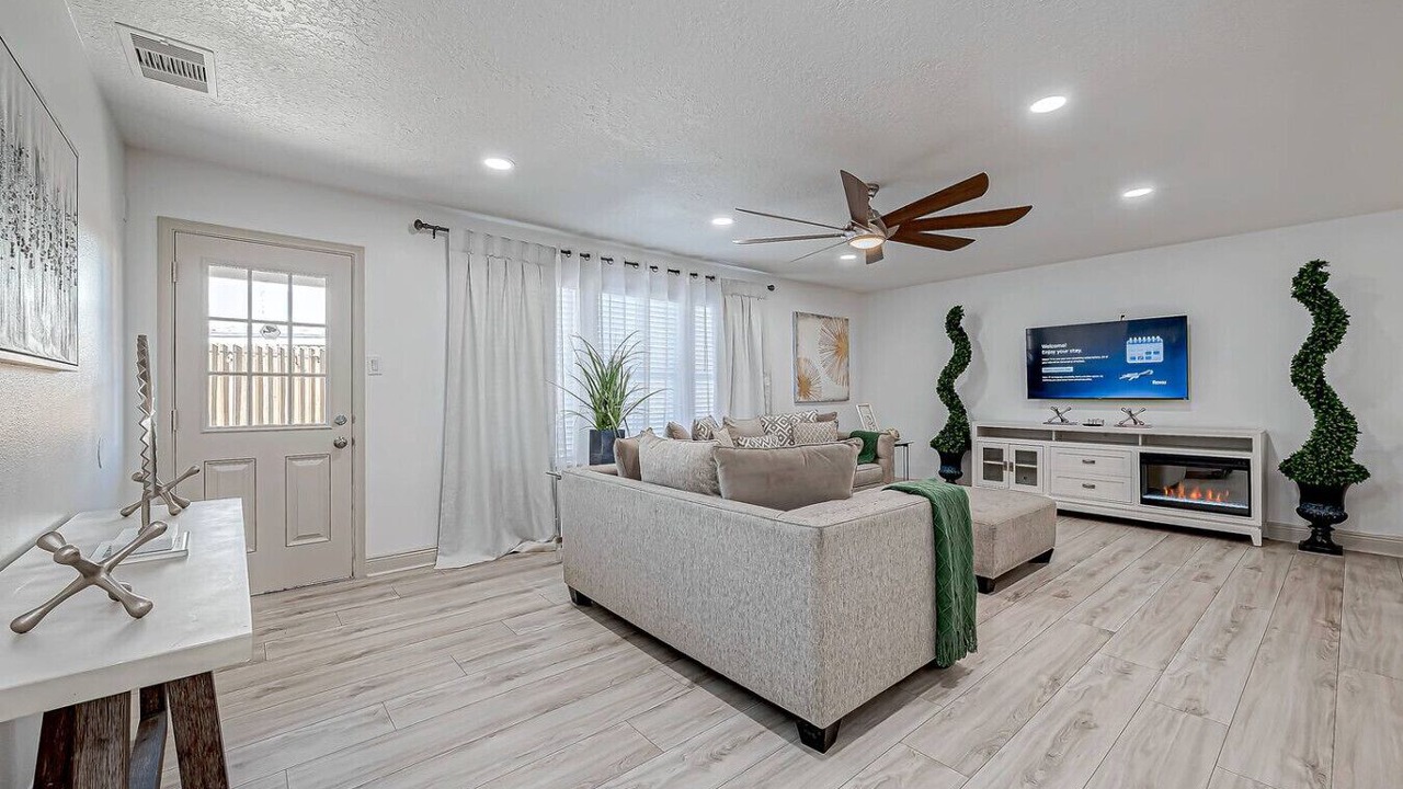 Photo of Livingroom in Humble