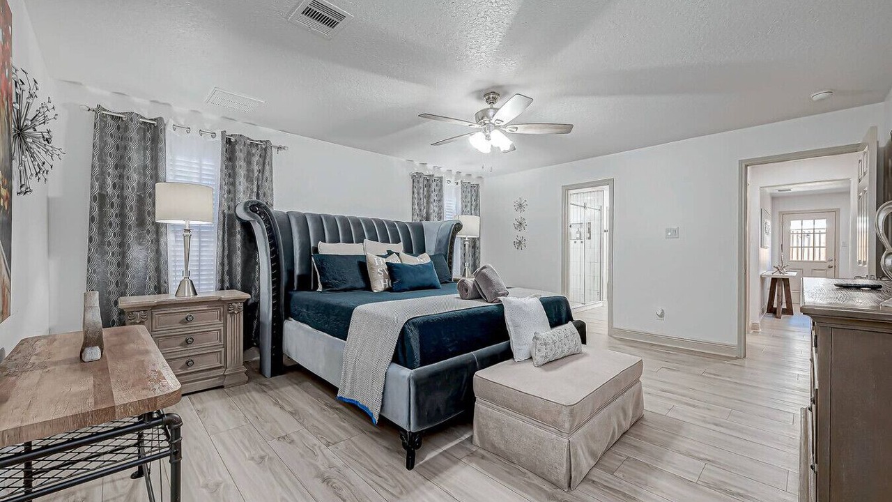 Photo of Bedroom in Humble