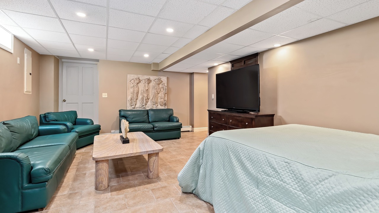 Photo of Bedroom in Central Square