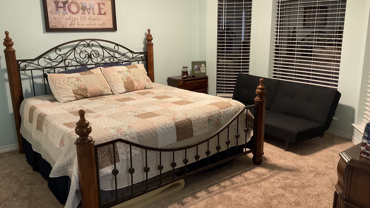 Photo of Bedroom in Tool