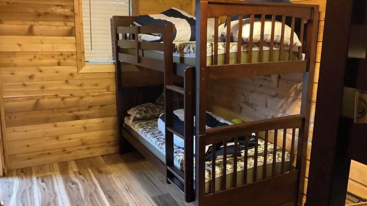 Photo of Bedroom in Tool