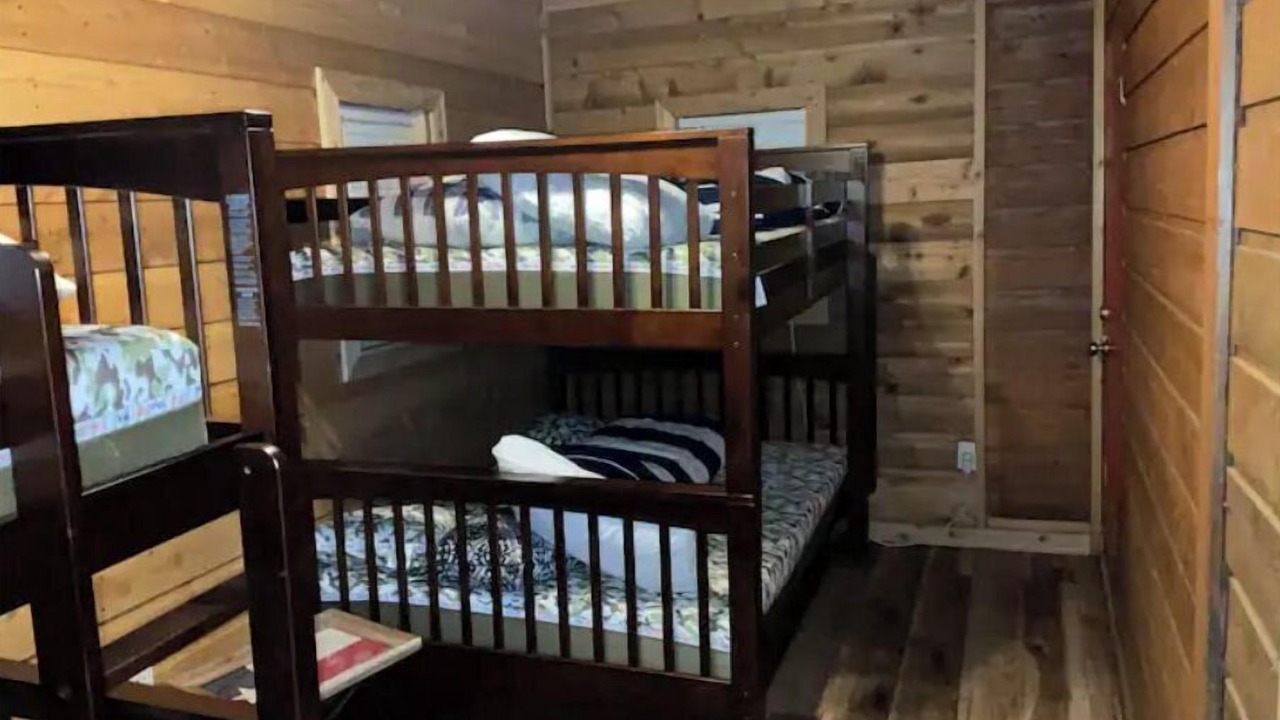 Photo of Bedroom in Tool