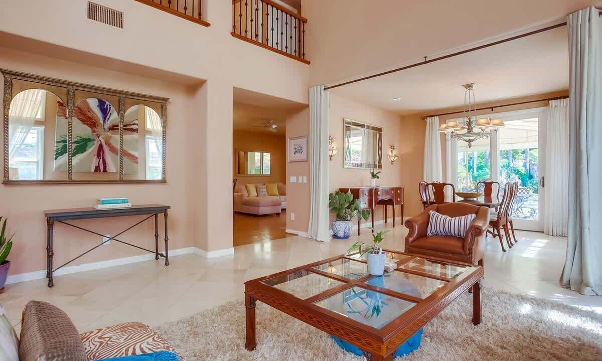 Photo of Bedroom in La Jolla Mesa