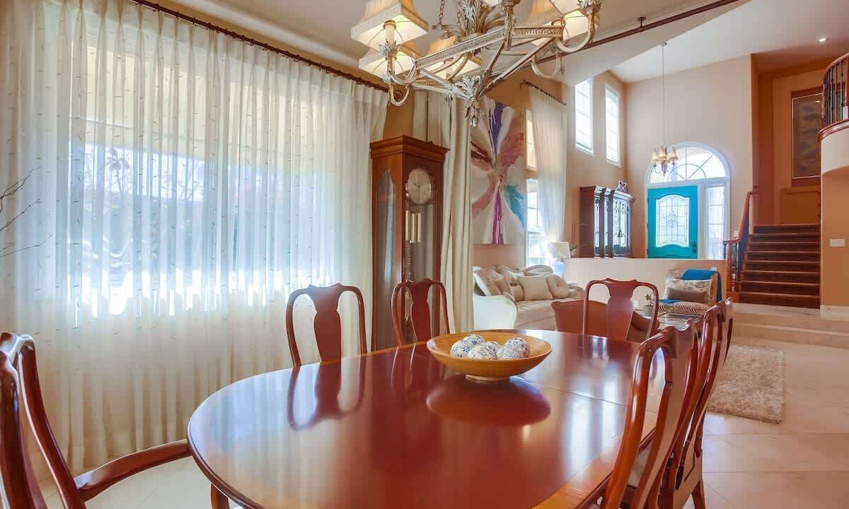 Photo of Bedroom in La Jolla Mesa