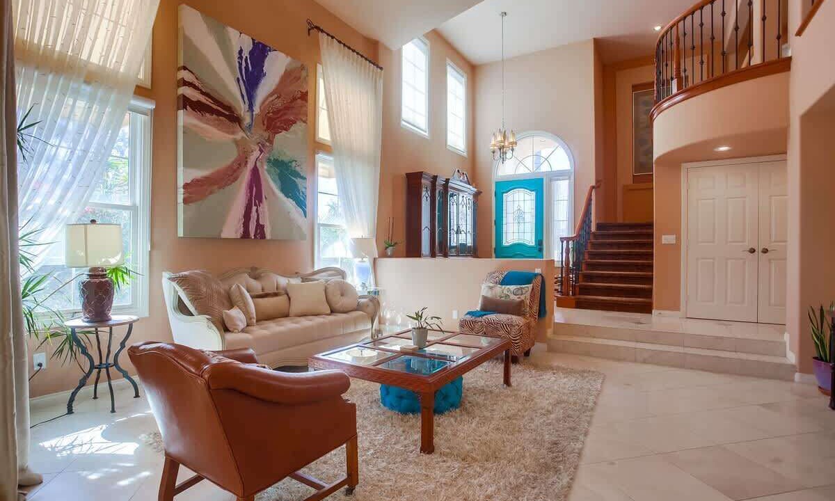 Photo of Bedroom in La Jolla Mesa