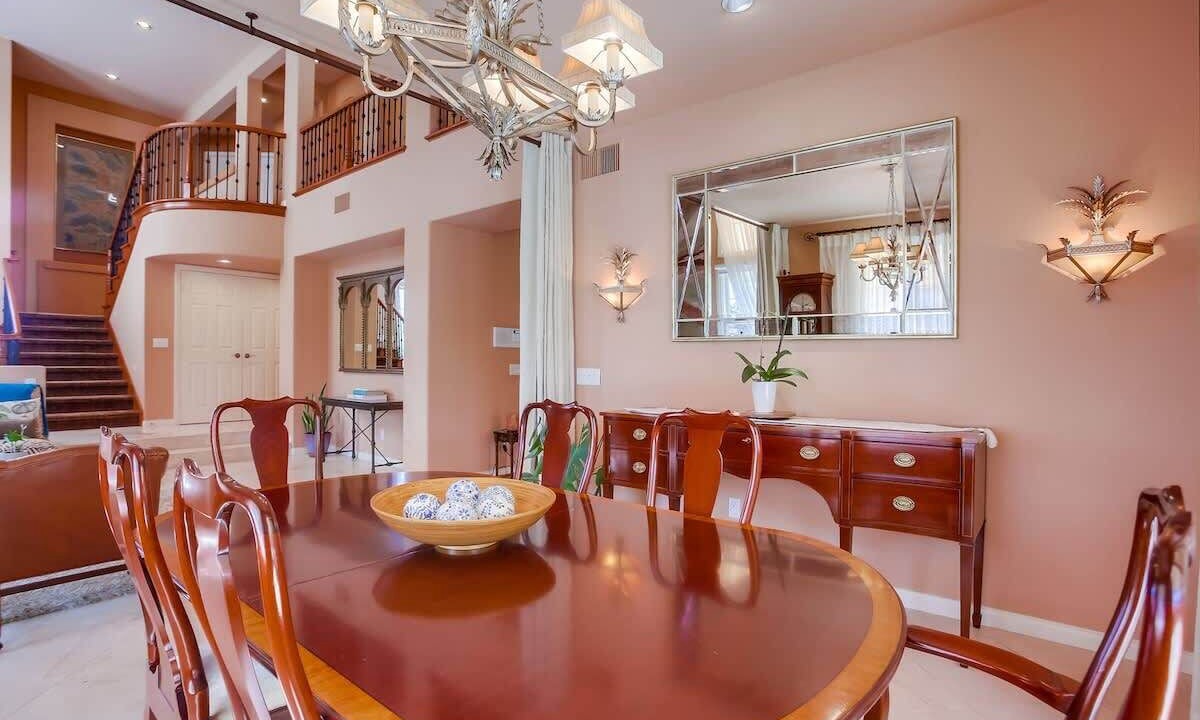 Photo of Bedroom in La Jolla Mesa